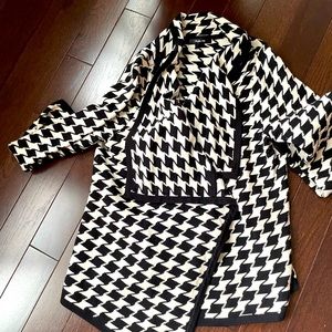 Houndstooth cross button sweater